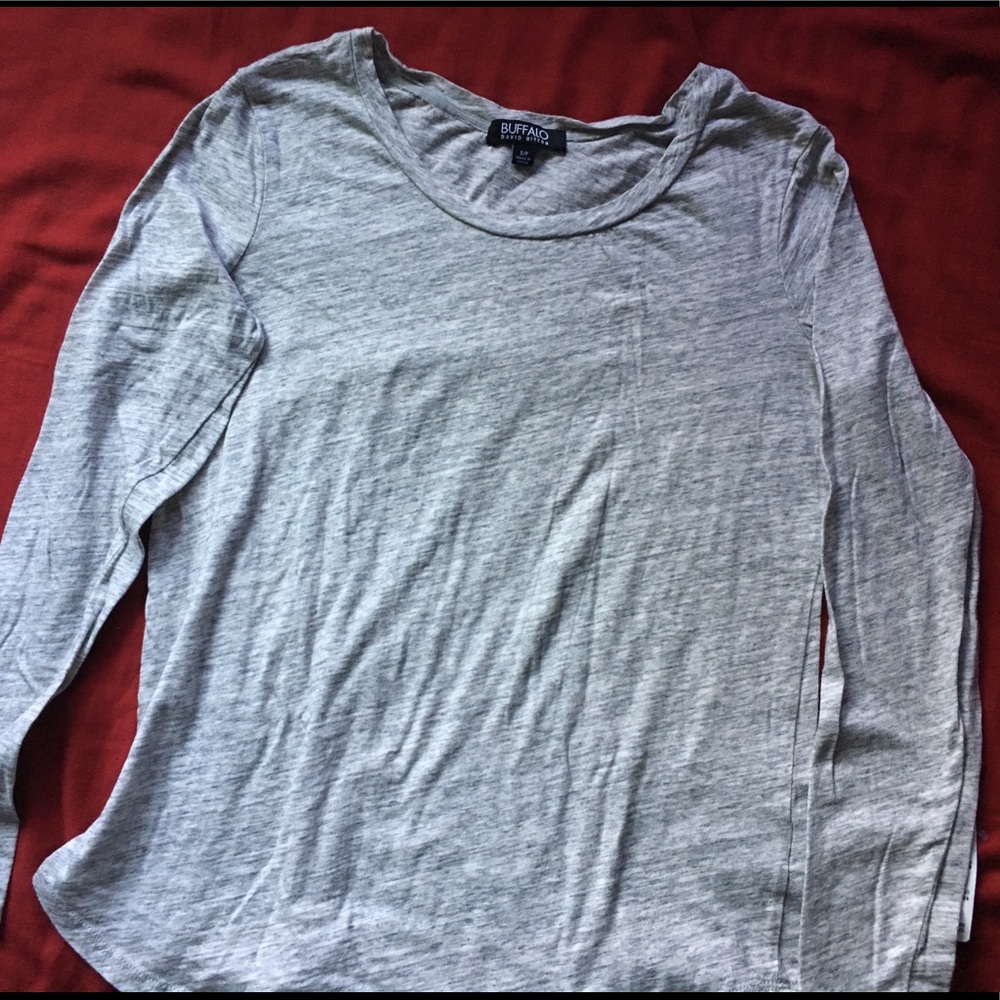 gray shirt